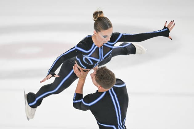 ISU Junior Grand Prix of Figure skating, Eiskunstlauf in Ankara ANKARA, TURKIYE - SEPTEMBER 17: Young figure skaters perform during the junior pair skating short program event on the opening day of the ISU Junior Grand Prix of Figure Skating at the Cayyolu Ice Skating Complex in Ankara, Turkiye, on September 17, 2026. Organized jointly by the International Skating Union (ISU) and the Turkish Ice Skating Federation, the tournament brings together 144 athletes from 39 countries competing across multiple disciplines. Harun Ozalp Anadolu Ankara Turkey. Editorial use only. Please get in touch for any other usage.  Copyright: x2026xAnadoluxHarunxOzalpx