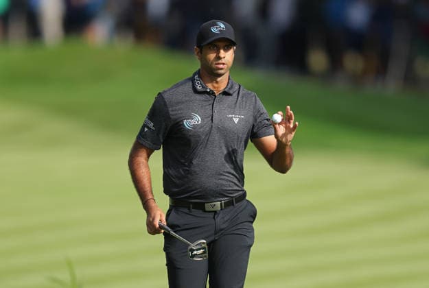 BMW PGA, Golf Herren Championship 2026 - Day One SURREY, ENGLAND, SEPTEMBER 17: Aaron Rai of England acknowledges the crowd after a birdie during The DP World Tour BMW PGA Championship Day One at Wentworth Golf Club, Virginia Water, Surrey, England, on September 17. (Photo by Daniel Weir) Surrey Wentworth Golf Course England Copyright: xDanielxWeir SportsxPressxPhotox Sportspressphoto_SPR233388