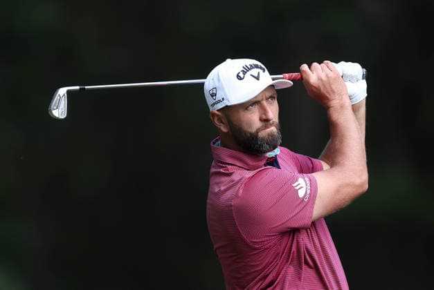 BMW PGA, Golf Herren Championship 2026 - Day One SURREY, ENGLAND, SEPTEMBER 17: Jon Rahm of Spain tee’s off with a iron shot on the 5th hole during The DP World Tour BMW PGA Championship Day One at Wentworth Golf Club, Virginia Water, Surrey, England, on September 17. (Photo by Daniel Weir) Surrey Wentworth Golf Course England Copyright: xDanielxWeir SportsxPressxPhotox Sportspressphoto_SPR233413