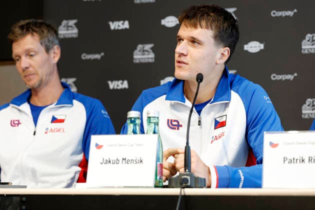 Czech tennis player Jakub Mensik at a press conference, PK, Pressekonferenz ahead of the 2026 Davis Cup Men s World Team Tennis Championship match against the U.S., in Prague, Czech Republic, September 17, 2026. At left is non-playing captain Tomas Berdych. (CTKxPhoto PavelxLebeda) CTKPhotoF202609170020101  CTKPhotoF202609170020101