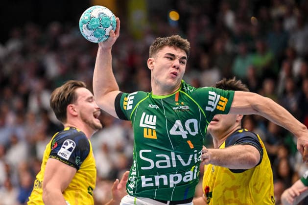 Göppingen, Germany, September 17, 2026 Robert Timmermeister Rhein Neckar Löwen, Elias Newel of FRISCH AUF Göppingen and Aron Seesing of Rhein Neckar Löwen in a one-on-one battle during the Opel Handball Bundesliga match between FRISCH AUF Göppingen and Rhein Neckar Löwen at the EWS Arena on September 17, 2026, in Göeppingen, Germany. Photo by Harry Langer, DeFodi Images. Goeppingen, Germany, September 17, 2026. Robert Timmermeister, Rhein Neckar Löwen, Elias Newel of FRISCH AUF Göppingen and Aron Seesing of Rhein Neckar Löwen battle for the ball during the Opel Handball Bundesliga match between FRISCH AUF Göppingen and Rhein Neckar Löwen at the EWS Arena on September 17, 2026 in Göppingen, Germany Photo by Harry Langer DeFodi Images Photo by Harry Langer DeFodi Images