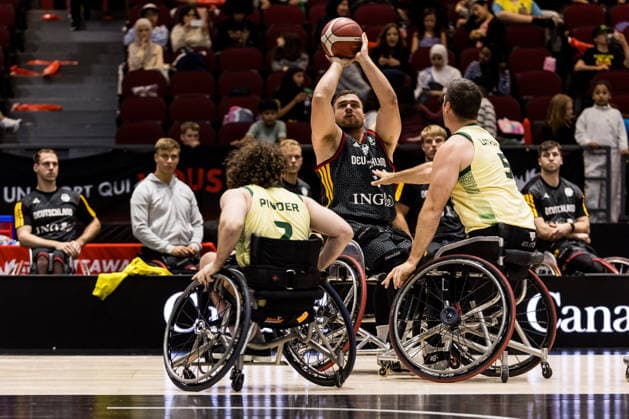 OTTAWA, CANADA - SEPTEMBER 17: Matthias Guentner (Güntner, Germany, 6) shooting the ball over Frank Pinder (Australia, 2) and Bill Latham (Australia, 5) during the Ottawa IWBF Wheelchair Basketball World Championships semi final match between Australia vs. Germany at Arena at TD Place on matchday 9 of the Ottawa IWBF Wheelchair Basketball World Championships on September 17, 2026 in Ottawa, Canada. Canada Copyright: xSteffiexWunderlx