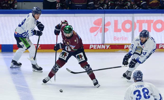 Ice hockey, DEL, Eisbären Berlin v Straubing Tigers
