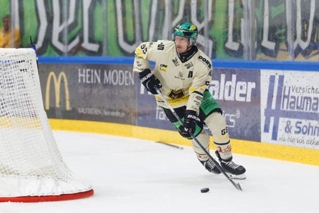 Florian Krumpe, 55, Tölzer Löwen, during the game between ESV Kaufbeuren and Tölzer Löwen, ice hockey, men’s, Oberliga Süd, 2026–2027, Matchday 1 on September 17, 2026, in Kaufbeuren, Energie Schwaben Arena, Bavaria, Germany