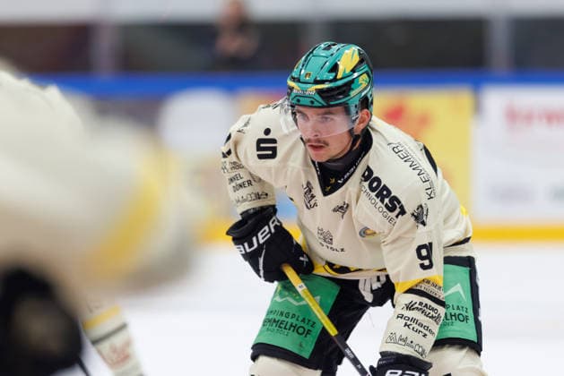 Alex Grossrubatscher 91, Tölzer Löwen, during the game between ESV Kaufbeuren and Tölzer Löwen, ice hockey, men s, Oberliga Süd, 2026–2027, Matchday 1 on September 17, 2026, in Kaufbeuren, Energie Schwaben Arena, Bavaria, Germany