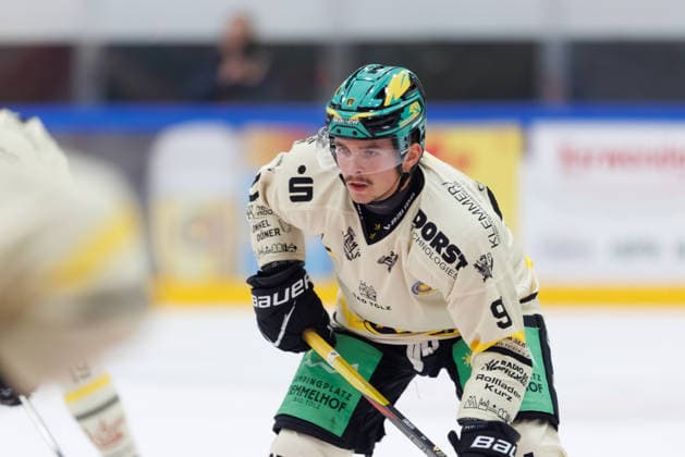 Alex Grossrubatscher 91, Tölzer Löwen, during the game between ESV Kaufbeuren and Tölzer Löwen, ice hockey, men s, Oberliga Süd, 2026–2027, Matchday 1 on September 17, 2026, in Kaufbeuren, Energie Schwaben Arena, Bavaria, Germany