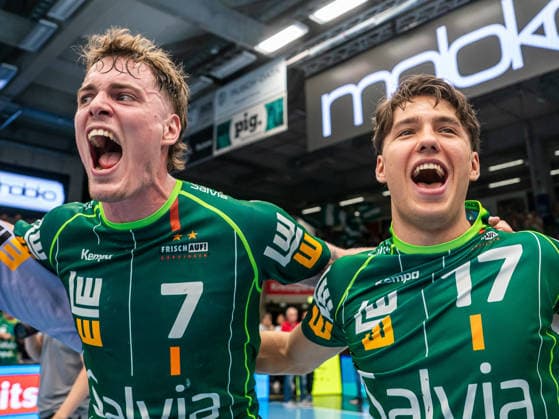 Victor Kloeve (Frisch Auf Goeppingen, No. 7) and Tim Gossner (Frisch Auf Goeppingen, No. 17) celebrate wildly after their derby victory, Frisch Auf Goeppingen vs. Rhein Neckar Löwen, handball, 1st Bundesliga, Men, 2026–2027 season, September 17, 2026, Frisch Auf Goeppingen vs. Rhein Neckar Löwen, handball, 1st Bundesliga, Men, 2026–2027 season, September 17, 2026, Göppingen Copyright: xEibner-Pressefoto MichaelxSchmidx EP_MST