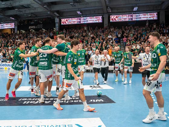 Great celebration at Frisch Auf Goeppingen after the derby win, Frisch Auf Goeppingen vs. Rhein Neckar Löwen, Handball, 1st Bundesliga, Men s, 2026–2027 season, September 17, 2026, Frisch Auf Goeppingen vs. Rhein Neckar Löwen, Handball, 1st Bundesliga, Men, 2026–2027 season, September 17, 2026, Goeppingen Copyright: xEibner-Pressefoto MichaelxSchmidx EP_MST