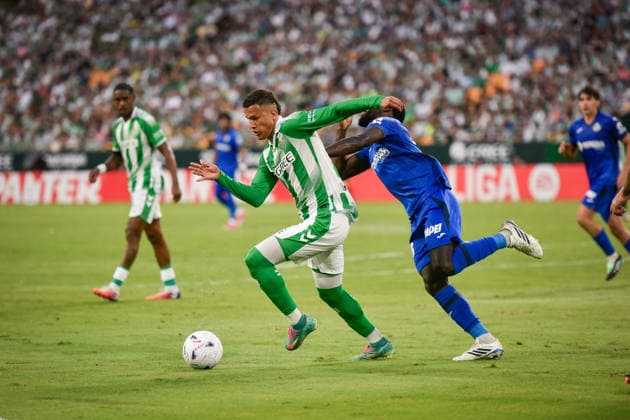 ESP LaLiga EA Sports Real Betis vs. Getafe CF: Orel Mangala of Getafe CF and Nelson Alexander Deossa Suarez of Real Betis during the LaLiga EA Sports match between Real Betis and Getafe CF played at La Cartuja Stadium in Seville on September 17, 2026, in Spain. Spanish Soccer Copyright: xAgenciaxLOFx