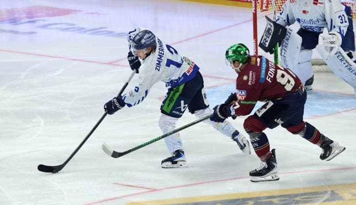 Mario Zimmermann, Gabriel Fontaine: A duel, game action, sports, ice hockey, Penny DEL (German Ice Hockey League), Game 1 of the 2026–2027 season, September 17, 2026, EHC Eisbären Berlin (EBB) vs. Straubing Tigers