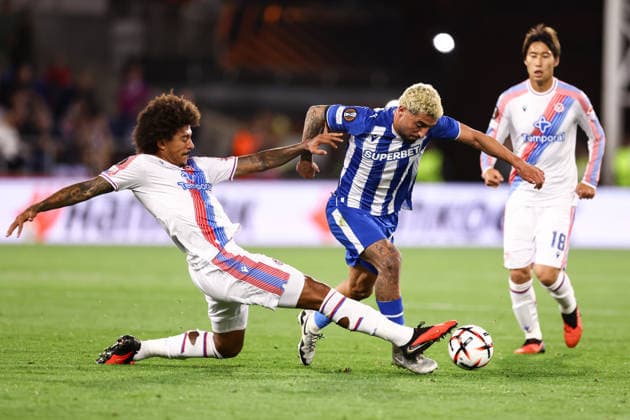 Crystal Palace gegen Lech Posen, 17. September 2026, London, UEFA Europa League, Gruppenphase, Crystal Palace gegen Lech Posen, Chris Richards von Crystal Palace und Allahyar Sayyadmanesh von Lech Posen, Foto: Jacques Feeney, Abseits, London, Großbritannien Copyright: xJacquesxFeeneyx xOffsidexOffside