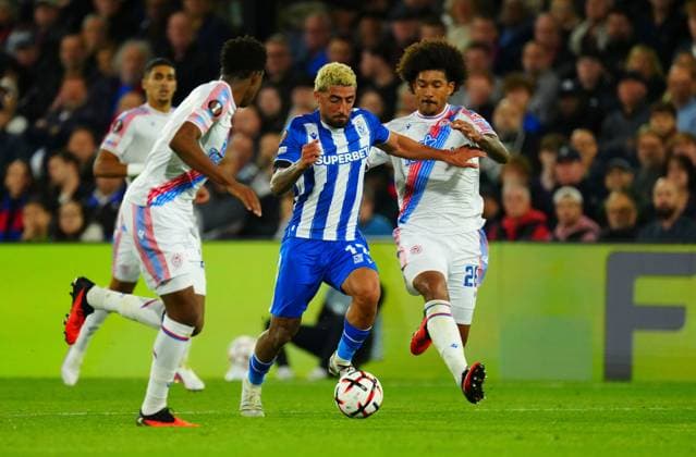 Allahyar Sayyadmanesh of Lech Poznan battles with Chris Richards of Crystal Palace Crystal Palace v Lech Poznan, UEFA Europa League, Football, Selhurst Park, London, UK - 17 Sep 2026London Selhurst Park United Kingdom  Copyright: xJavierxGarcia Shutterstockx 17155934af