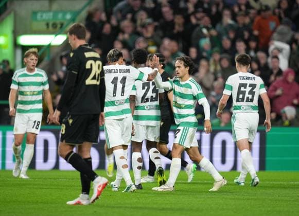 Mika Baur of Celtic celebrates scoring to tie the game 1-1 Celtic v Ferencvaros, UEFA Europa League, Football, matchday 1, Celtic Park, Glasgow, Scotland, UKGlasgow Celtic Park Scotland United Kingdom  Copyright: xStuartxWallace Shutterstockx 17156106ak