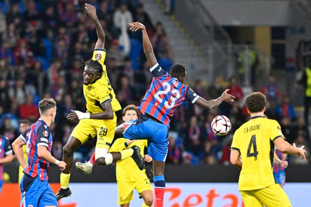 Football UEFA Europe League, 1st round match, Viktoria Plzen vs. Union Saint-Gilloise in Pilsen, Czech Republic, September 17, 2026. From left Massire Sylla of Union, Baboucarr Faal of Viktoria Plzen. (CTKxPhoto MiroslavxChaloupka) CTKPhotoP2026091709140  CTKPhotoP2026091709140