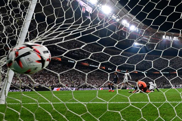 Besiktas v Olympique Marseille - UEFA Europa League ISTANBUL, TURKIYE - SEPTEMBER 17: Ernest Poku (17) of Besiktas celebrates after scoring a goal during the UEFA Europa League Week 1 match between Besiktas and Olympique Marseille at Tupras Stadium in Istanbul, Turkiye, on September 17, 2026. Serhat Cagdas Anadolu Istanbul Turkey. Editorial use only. Please get in touch for any other usage.  Copyright: x2026xAnadoluxSerhatxCagdasx