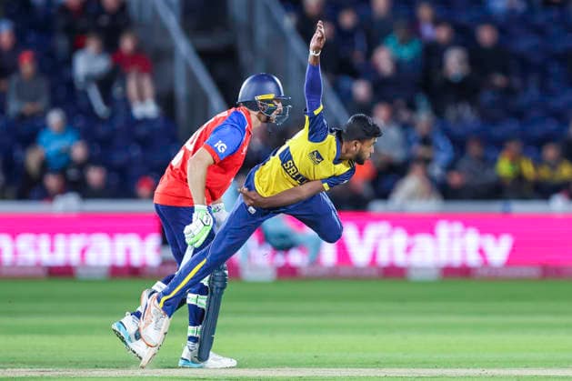 England v Sri Lanka - 2nd Vitality IT20 Dilshan Madushanka of Sri Lanka, wearing number 98, bowls during the Second Men s International T20 match between England and Sri Lanka at Sophia Gardens in Cardiff, on September 17, 2026. Cardiff South Glamorgan United Kingdom  Copyright: xMIxNewsx originalFilename:fletcher-englandv260917_npBKz.jpg