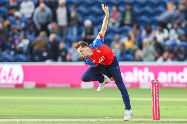 England v Sri Lanka - 2nd Vitality IT20 Sonny Baker of England, wearing number 60, bowls during the second men s international T20 match between England and Sri Lanka at Sophia Gardens in Cardiff, on September 17, 2026. Cardiff South Glamorgan United Kingdom  Copyright: xMIxNewsx originalFilename:fletcher-englandv260917_npI0M.jpg