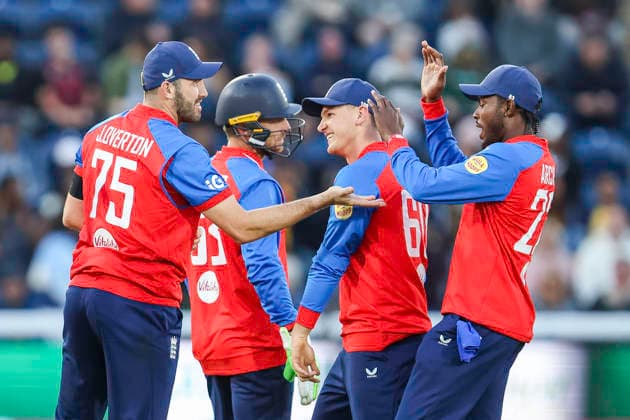 England v Sri Lanka - 2nd Vitality IT20 Jamie Overton of England, wearing number 75, is congratulated for taking the catch that gives Liam Dawson of England, wearing number 83 and not pictured, his first wicket during the Second Men s International T20 Match between England and Sri Lanka at Sophia Gardens in Cardiff, on September 17, 2026. Cardiff South Glamorgan United Kingdom  Copyright: xMIxNewsx originalFilename:fletcher-englandv260917_npqA9.jpg
