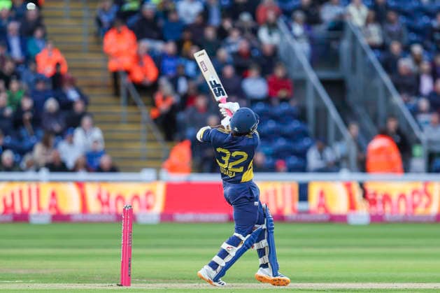 England v Sri Lanka - 2nd Vitality IT20 Lahiru Udara of Sri Lanka hits the ball to the boundary for four runs during the second men s international T20 match between England and Sri Lanka at Sophia Gardens in Cardiff, Wales, on September 17, 2026. Cardiff South Glamorgan United Kingdom  Copyright: xMIxNewsx originalFilename:fletcher-englandv260917_npV2w.jpg
