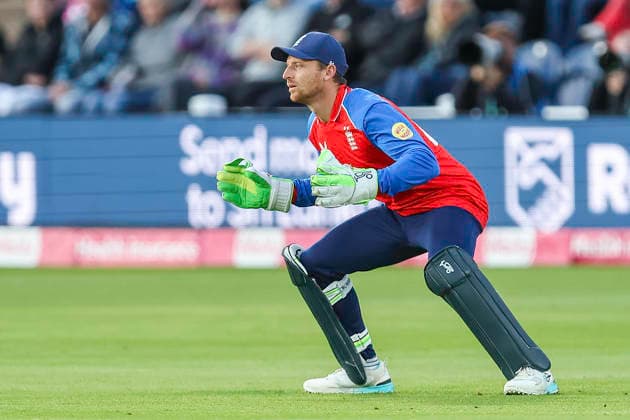 England v Sri Lanka - 2nd Vitality IT20 Jos Buttler of England, wearing number 63, keeps wicket during the second men s international T20 match between England and Sri Lanka at Sophia Gardens in Cardiff, on September 17, 2026. Cardiff South Glamorgan United Kingdom  Copyright: xMIxNewsx originalFilename:fletcher-englandv260917_npQIv.jpg