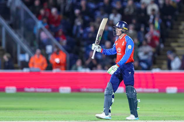 England v Sri Lanka - 2nd Vitality IT20 Tom Banton of England, wearing number 98, celebrates scoring a half century during the second men s international T20 match between England and Sri Lanka at Sophia Gardens in Cardiff, on September 17, 2026. Cardiff South Glamorgan United Kingdom  Copyright: xMIxNewsx originalFilename:fletcher-englandv260917_npSSN.jpg
