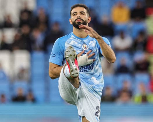 Manchester City v Norwich City - Carabao Cup Third Round Rayan Ait-Nouri of Manchester City warms up before the Carabao Cup round 3 match against Norwich City at Etihad Stadium in Manchester, United Kingdom, on September 17, 2026. Manchester Greater Manchester United, ManU Kingdom  Copyright: xNewsxImagesx originalFilename:cosgrove-carabaoc260917_npg2h