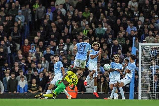 Manchester City v Norwich City - Carabao Cup Third Round Anthony Musaba of Norwich City takes a shot on goal during the Carabao Cup round 3 match between Manchester City and Norwich City at Etihad Stadium in Manchester, United Kingdom, on September 17, 2026. Manchester Greater Manchester United, ManU Kingdom  Copyright: xNewsxImagesx originalFilename:cosgrove-carabaoc260917_np1Z1