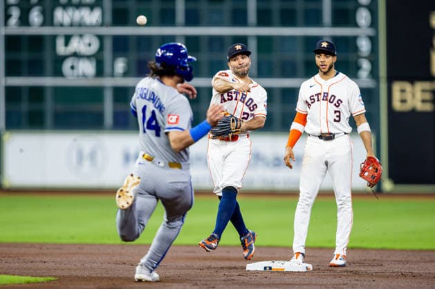 September 17, 2026, Houston, Texas, USA: Houston Astros second baseman JOSE ALTUVE (27) executes a double play during the first inning against the Kansas City Royals at Daikin Park. Houston USA - ZUMAh306 20260917_zsp_h306_002 Copyright: xOscarxHerrerax