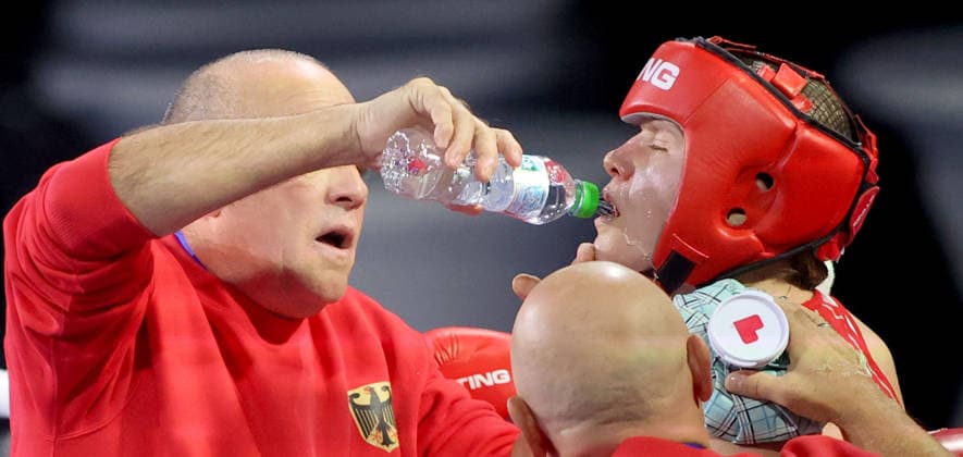 17.09.2026 Sofia(Bulgaria) European Boxing Senior Elite Championships women s -65 kg Preliminaries Round of 32 Humberto Horta Dominguez(L) Deutschland Cheftrainer, JULE WOCHE(R) Germany :