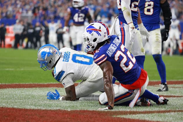 Detroit Lions vs Buffalo Bills ORCHARD PARK, NEW YORK - SEPTEMBER 17: Running back Jahmyr Gibbs 0 of the Detroit Lions scores a touchdown during the first half of an NFL, American Football Herren, USA football game between the Detroit Lions and the Buffalo Billsat Highmark Stadium in Orchard Park, New York, USA, on Thursday, September 17, 2026 Orchard Park New York United States  Copyright: xJorgexLemusx originalFilename:lemus-detroitl260917_nphCI.jpg