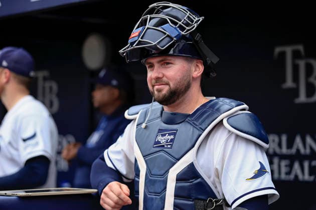 September 17, 2026, St. Petersburg, Florida, USA: Tampa Bay Rays catcher Liam Hicks (34) gets ready to take the field prior to an MLB, Baseball Herren, USA game against the Athletics on September 17, 2026 at Tropicana Field. The Rays beat the Athletics 10-1 and swept the series. St. Petersburg USA - ZUMAh180 20260917_zsp_h180_002 Copyright: xKimxHukarix