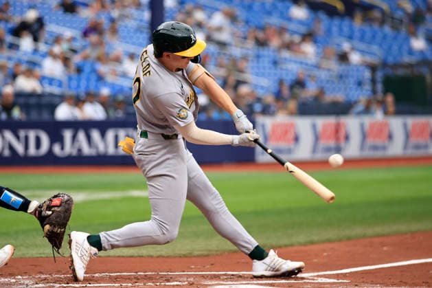 September 17, 2026, St. Petersburg, Florida, USA: Athletics third baseman Zach Gelof (20) singles to center field during an MLB, Baseball Herren, USA game against the Tampa Bay Rays on September 17, 2026 at Tropicana Field. The Rays beat the Athletics 10-1 and swept the series. MLB 2026: Tampa Bay Rays 10 : 1 Athletics  - ZUMAh180 20260917_zsp_h180_005 Copyright: xKimxHukarix