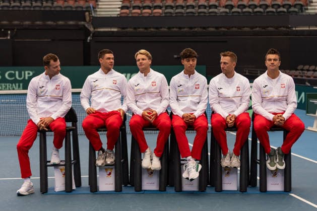 TENNIS DAVIS CUP DRAW, Mariusz Fyrstenberg, Kamil Majchrzak, Maks KaÅ›nikowski, Jan Sadzik, Jan Zielinski and Karol Drzewiecki (L-R) address the media during a Davis Cup draw event at Pat Rafter Arena, Brisbane, Friday, September 18, 2026. ( NO ARCHIVING  Copyright: xRUSSELLxFREEMANx 20260918178476272191