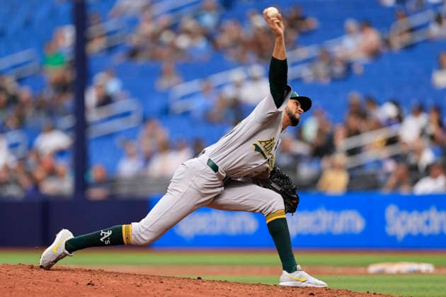 September 17, 2026, St. Petersburg, Florida, USA: Athletics pitcher Yunior Tur (70) delivers a pitch during an MLB, Baseball Herren, USA game against the Tampa Bay Rays on September 17, 2026 at Tropicana Field. The Rays beat the Athletics 10-1 and swept the series. MLB 2026: Tampa Bay Rays 10 : 1 Athletics  - ZUMAh180 20260917_zsp_h180_063 Copyright: xKimxHukarix