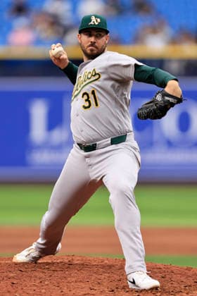 September 17, 2026, St. Petersburg, Florida, USA: Athletics pitcher Geoff Hartlieb (31) delivers a pitch during an MLB, Baseball Herren, USA game against the Tampa Bay Rays on September 17, 2026 at Tropicana Field. The Rays beat the Athletics 10-1 and swept the series. St. Petersburg USA - ZUMAh180 20260917_zsp_h180_057 Copyright: xKimxHukarix