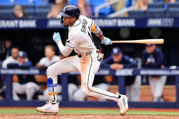 September 17, 2026, St. Petersburg, Florida, USA: Tampa Bay Rays left fielder Chandler Simpson (14) grounds out to Athletics pitcher Yunior Tur (70) during an MLB, Baseball Herren, USA game on September 17, 2026 at Tropicana Field. The Rays beat the Athletics 10-1 and swept the series. MLB 2026: Tampa Bay Rays 10 : 1 Athletics  - ZUMAh180 20260917_zsp_h180_073 Copyright: xKimxHukarix