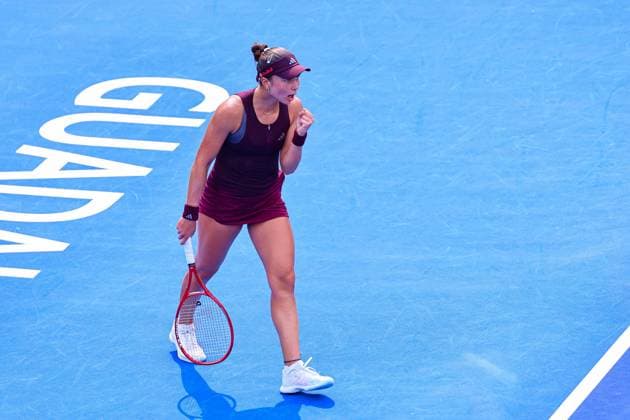 September 17, 2026: TO-45153- GUADALAJARA 2026. .La estadounidense Iva Jovic dio un paso m& xe1;s en la defensa de su t& xed;tulo en el Guadalajara Open 2026, luego de imponerse a la turca Zeynep S& xf6;nmez por 7-6(5) y 6-4, en los octavos de final del torneo disputado sobre la cancha dura del Centro Panamericano de Tenis. Jovic, segunda sembrada y campeona de la edici& xf3;n anterior, tuvo que emplearse a fondo ante una combativa S& xf6;nmez, pero respondi& xf3; en los momentos decisivos para quedarse con la victoria en un encuentro de dos horas y ocho minutos. Con este resultado, la estadounidense asegur& xf3; su lugar en los cuartos de final y mantiene firme su intenci& xf3;n de repetir el campeonato en Guadalajara..Guadalajara, Jalisco. Clasos.com.mx - ZUMAcs4_ 20260917_faa_cs4_002 Copyright: xDiegoxMorenox
