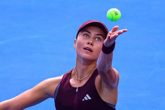 September 17, 2026: TO-45153- GUADALAJARA 2026. .La estadounidense Iva Jovic dio un paso m& xe1;s en la defensa de su t& xed;tulo en el Guadalajara Open 2026, luego de imponerse a la turca Zeynep S& xf6;nmez por 7-6(5) y 6-4, en los octavos de final del torneo disputado sobre la cancha dura del Centro Panamericano de Tenis. Jovic, segunda sembrada y campeona de la edici& xf3;n anterior, tuvo que emplearse a fondo ante una combativa S& xf6;nmez, pero respondi& xf3; en los momentos decisivos para quedarse con la victoria en un encuentro de dos horas y ocho minutos. Con este resultado, la estadounidense asegur& xf3; su lugar en los cuartos de final y mantiene firme su intenci& xf3;n de repetir el campeonato en Guadalajara..Guadalajara, Jalisco. Clasos.com.mx - ZUMAcs4_ 20260917_faa_cs4_004 Copyright: xDiegoxMorenox
