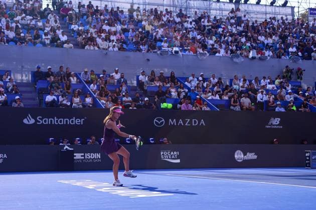 September 17, 2026: TO-45153- GUADALAJARA 2026. .La estadounidense Iva Jovic dio un paso m& xe1;s en la defensa de su t& xed;tulo en el Guadalajara Open 2026, luego de imponerse a la turca Zeynep S& xf6;nmez por 7-6(5) y 6-4, en los octavos de final del torneo disputado sobre la cancha dura del Centro Panamericano de Tenis. Jovic, segunda sembrada y campeona de la edici& xf3;n anterior, tuvo que emplearse a fondo ante una combativa S& xf6;nmez, pero respondi& xf3; en los momentos decisivos para quedarse con la victoria en un encuentro de dos horas y ocho minutos. Con este resultado, la estadounidense asegur& xf3; su lugar en los cuartos de final y mantiene firme su intenci& xf3;n de repetir el campeonato en Guadalajara..Guadalajara, Jalisco. Clasos.com.mx - ZUMAcs4_ 20260917_faa_cs4_010 Copyright: xDiegoxMorenox
