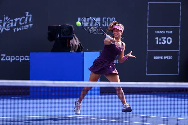 September 17, 2026: TO-45153- GUADALAJARA 2026. .La estadounidense Iva Jovic dio un paso m& xe1;s en la defensa de su t& xed;tulo en el Guadalajara Open 2026, luego de imponerse a la turca Zeynep S& xf6;nmez por 7-6(5) y 6-4, en los octavos de final del torneo disputado sobre la cancha dura del Centro Panamericano de Tenis. Jovic, segunda sembrada y campeona de la edici& xf3;n anterior, tuvo que emplearse a fondo ante una combativa S& xf6;nmez, pero respondi& xf3; en los momentos decisivos para quedarse con la victoria en un encuentro de dos horas y ocho minutos. Con este resultado, la estadounidense asegur& xf3; su lugar en los cuartos de final y mantiene firme su intenci& xf3;n de repetir el campeonato en Guadalajara..Guadalajara, Jalisco. Clasos.com.mx - ZUMAcs4_ 20260917_faa_cs4_015 Copyright: xDiegoxMorenox