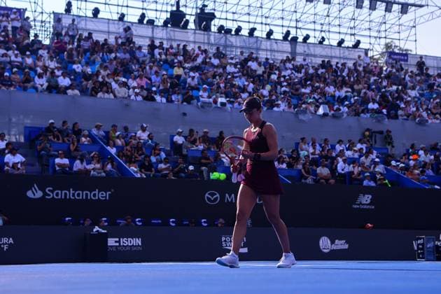 September 17, 2026: TO-45153- GUADALAJARA 2026. .La estadounidense Iva Jovic dio un paso m& xe1;s en la defensa de su t& xed;tulo en el Guadalajara Open 2026, luego de imponerse a la turca Zeynep S& xf6;nmez por 7-6(5) y 6-4, en los octavos de final del torneo disputado sobre la cancha dura del Centro Panamericano de Tenis. Jovic, segunda sembrada y campeona de la edici& xf3;n anterior, tuvo que emplearse a fondo ante una combativa S& xf6;nmez, pero respondi& xf3; en los momentos decisivos para quedarse con la victoria en un encuentro de dos horas y ocho minutos. Con este resultado, la estadounidense asegur& xf3; su lugar en los cuartos de final y mantiene firme su intenci& xf3;n de repetir el campeonato en Guadalajara..Guadalajara, Jalisco. Clasos.com.mx - ZUMAcs4_ 20260917_faa_cs4_033 Copyright: xDiegoxMorenox