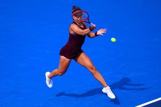 September 17, 2026: TO-45153- GUADALAJARA 2026. .La estadounidense Iva Jovic dio un paso m& xe1;s en la defensa de su t& xed;tulo en el Guadalajara Open 2026, luego de imponerse a la turca Zeynep S& xf6;nmez por 7-6(5) y 6-4, en los octavos de final del torneo disputado sobre la cancha dura del Centro Panamericano de Tenis. Jovic, segunda sembrada y campeona de la edici& xf3;n anterior, tuvo que emplearse a fondo ante una combativa S& xf6;nmez, pero respondi& xf3; en los momentos decisivos para quedarse con la victoria en un encuentro de dos horas y ocho minutos. Con este resultado, la estadounidense asegur& xf3; su lugar en los cuartos de final y mantiene firme su intenci& xf3;n de repetir el campeonato en Guadalajara..Guadalajara, Jalisco. Clasos.com.mx - ZUMAcs4_ 20260917_faa_cs4_063 Copyright: xDiegoxMorenox