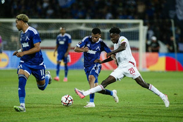 SOCCER - UEFA Europa League - PFC Levski vs. FC Red Bull Salzburg Photo by IPA ABACAPRESS.COM88643926 - Salzburg s Edmund Baidoo in action against Levski s Maicon during the Europa League match between PFC Levski and FC Red Bull Salzburg at Vasil Levski National Stadium in Sofia, Bulgaria, on September 17, 2026 Sofia Bulgaria  Copyright: xIPAxSport ABACAx
