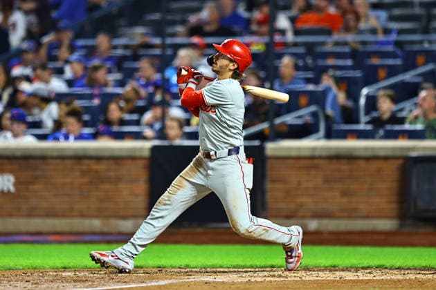 MLB, Baseball Herren, USA Philadelphia Phillies Vs. New York Mets Philadelphia Phillies Bryson Stott 5 hits a double during the seventh inning of a baseball game against the New York Mets at Citi Field in Corona, on September 17, 2026. Flushing N.Y. United States  Copyright: xGordonxDonovanx originalFilename:donovan-mlbphila260917_npks8.jpg