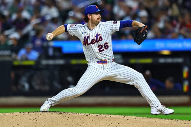 MLB, Baseball Herren, USA Philadelphia Phillies Vs. New York Mets New York Mets starting pitcher Nolan McLean 26 throws during the second inning of a baseball game against the Philadelphia Phillies at Citi Field in Corona, on September 17, 2026. Flushing N.Y. United States  Copyright: xGordonxDonovanx originalFilename:donovan-mlbphila260917_npMkd.jpg