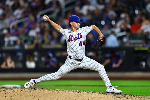 MLB, Baseball Herren, USA Philadelphia Phillies Vs. New York Mets New York Mets relief pitcher Austin Warren 44 throws during the ninth inning of a baseball game against the Philadelphia Phillies at Citi Field in Corona, on September 17, 2026. Flushing N.Y. United States  Copyright: xGordonxDonovanx originalFilename:donovan-mlbphila260917_npnzS.jpg