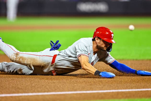 MLB, Baseball Herren, USA Philadelphia Phillies Vs. New York Mets Philadelphia Phillies Trea Turner 7 slides into third base on an error during the seventh inning of a baseball game against the New York Mets at Citi Field in Corona, on September 17, 2026. Flushing N.Y. United States  Copyright: xGordonxDonovanx originalFilename:donovan-mlbphila260917_npssc.jpg