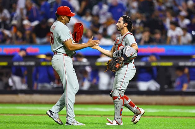 MLB, Baseball Herren, USA Philadelphia Phillies Vs. New York Mets Philadelphia Phillies relief pitcher Jhoan Duran 59 and catcher Garrett Stubbs 21 celebrate the Phillies 3-0 win in the baseball game against the New York Mets at Citi Field in Corona, on September 17, 2026. Flushing N.Y. United States  Copyright: xGordonxDonovanx originalFilename:donovan-mlbphila260917_npyCK.jpg