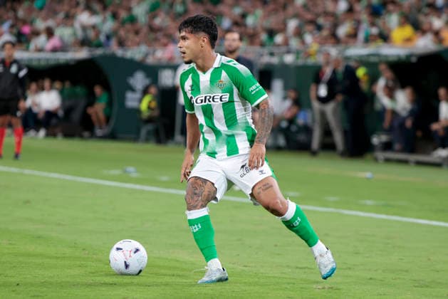 Real Betis Balompie v Getafe CF - LaLiga EA Sports 2026 27 Cucho Hernandez of Real Betis controls the ball during the La Liga EA Sports match between Real Betis and Getafe CF at La Cartuja Stadium in Seville, Spain, on September 17, 2026. Seville Spain  Copyright: xJosexLuisxContrerasx originalFilename:joseluiscontreras-realbeti260917_npHbj.jpg