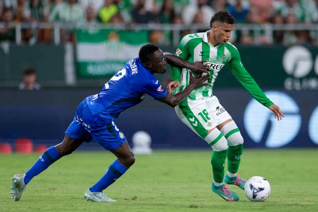 Real Betis Balompie v Getafe CF - LaLiga EA Sports 2026 27 Nelson Deossa of Real Betis competes for the ball during the La Liga EA Sports match between Real Betis and Getafe CF at La Cartuja Stadium in Seville, Spain, on September 17, 2026. Seville Spain  Copyright: xJosexLuisxContrerasx originalFilename:joseluiscontreras-realbeti260917_nplMk.jpg